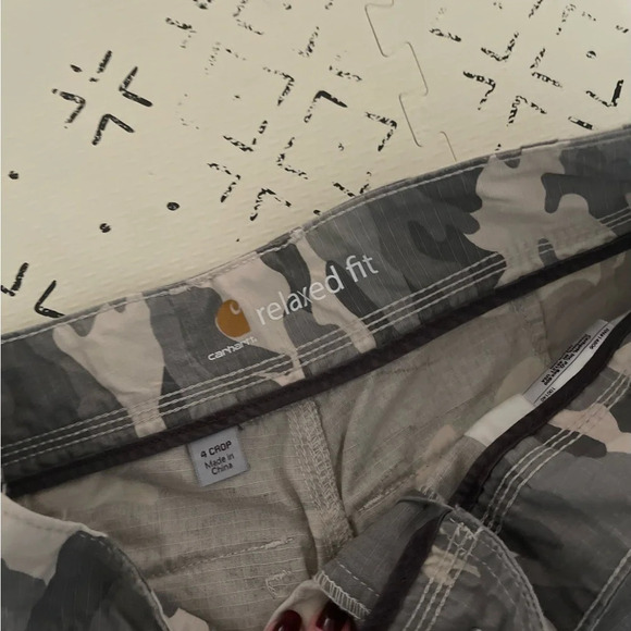 Carhartt Size 4 Relaxed Fit Camo Cargo 100% Cotton Cropped Pants - Picture 5 of 7